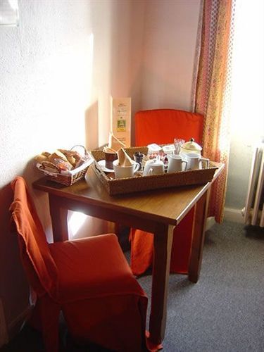 Logis - Et Restaurant Les Voyageurs Hotel 2*