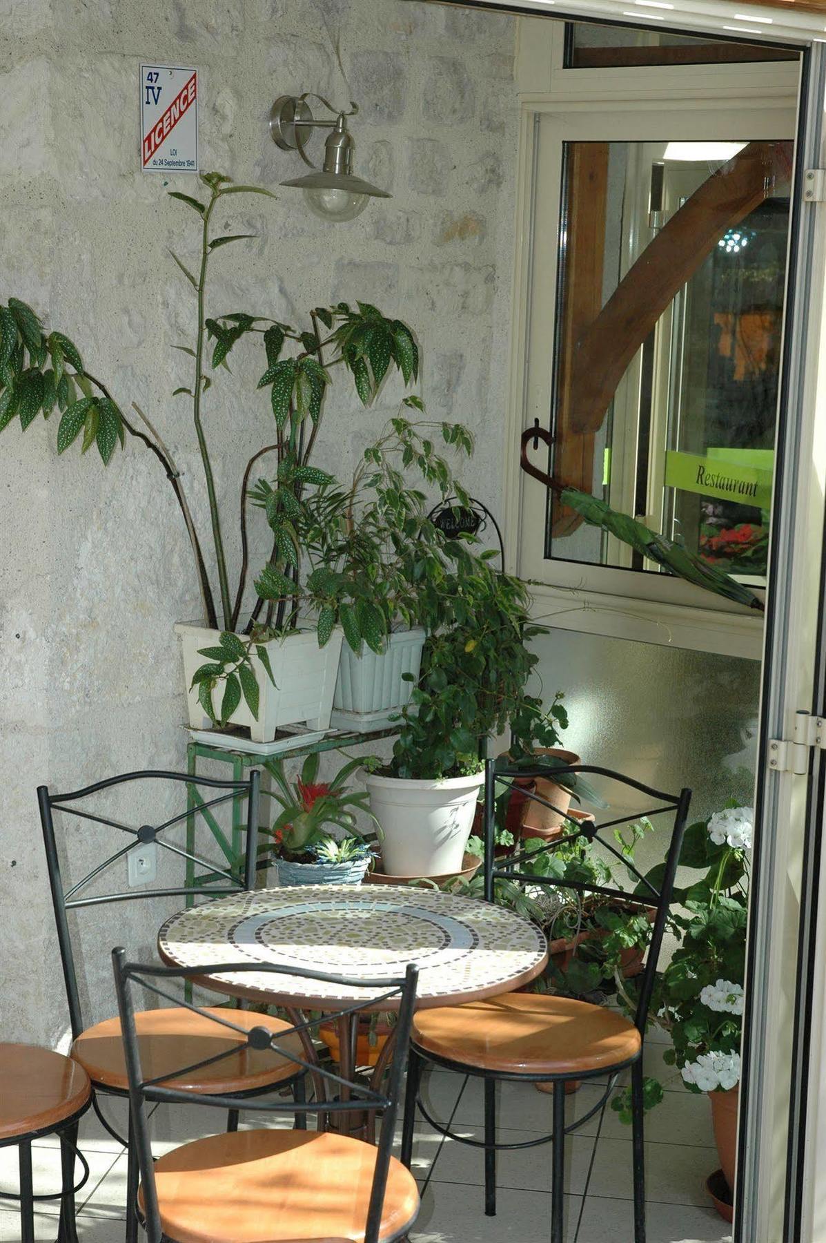 Logis - Et Restaurant Les Voyageurs Tournon-d'Agenais