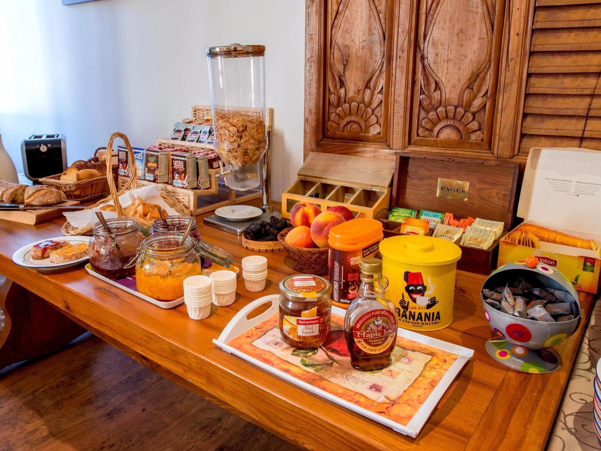 Logis - Et Restaurant Les Voyageurs Hotel