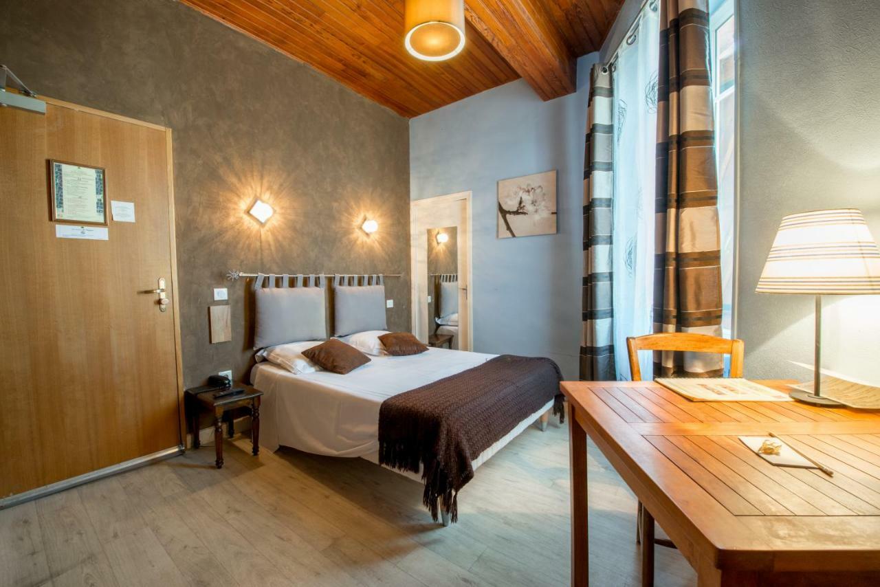 Hotel Logis - Et Restaurant Les Voyageurs 2*