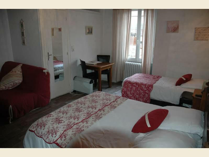 Hotel Logis - Et Restaurant Les Voyageurs