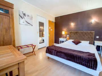Hotel Logis - Et Restaurant Les Voyageurs 2*